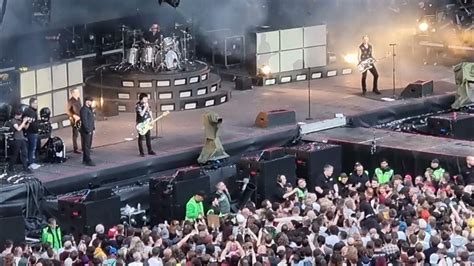 green day huddersfield|HELLA MEGA TOUR ON 25 JUNE .
